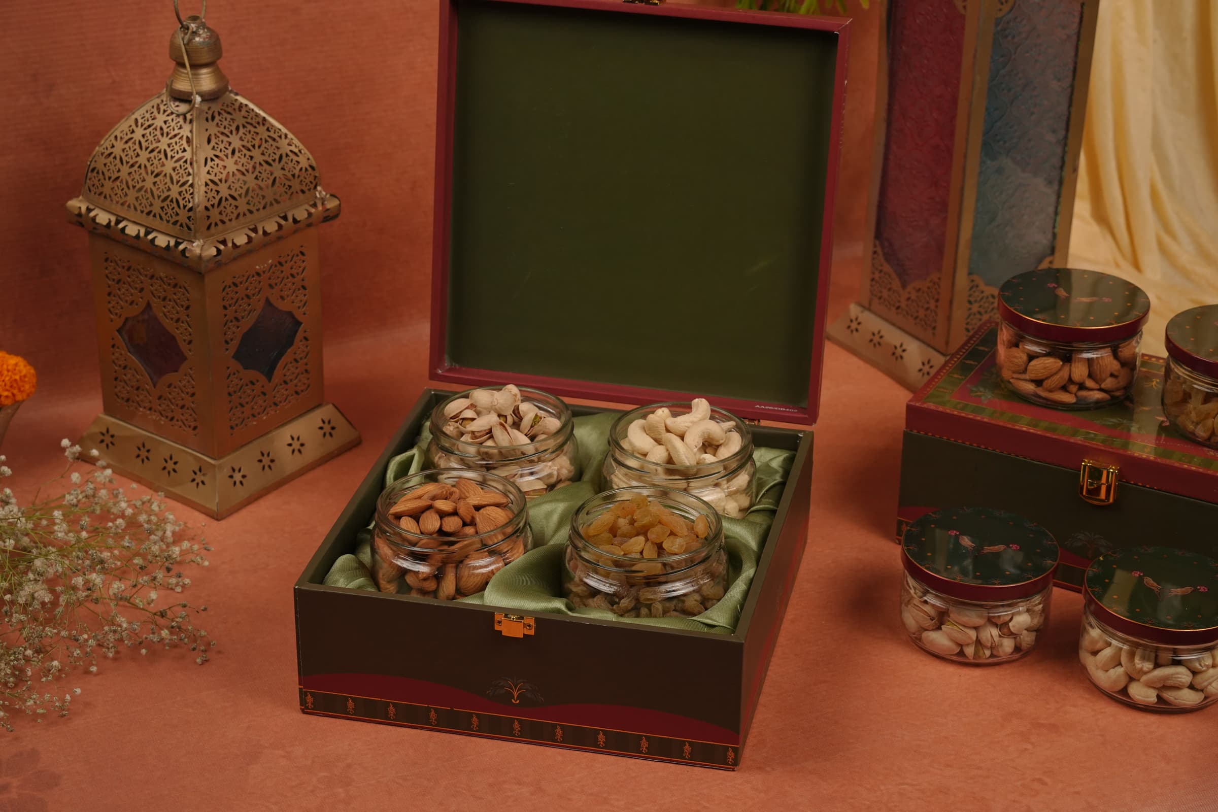 Classic Elegance Assorted Nuts - 4 Thumbnail 5